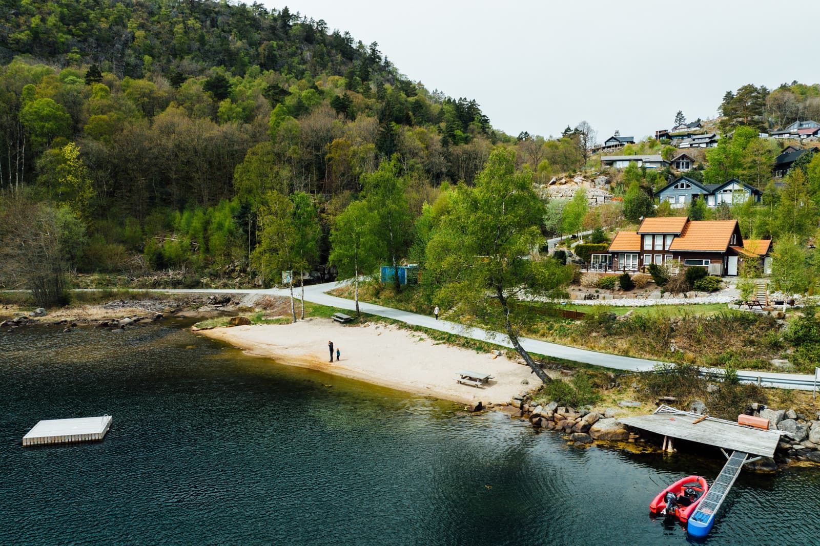 Strand i Gitlevåg, kort gåavstand fra hytten