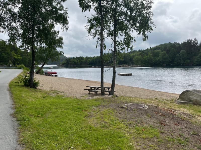 Strand i Gitlevåg, kort gåavstand fra hytten
